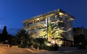 Hotel Mistral